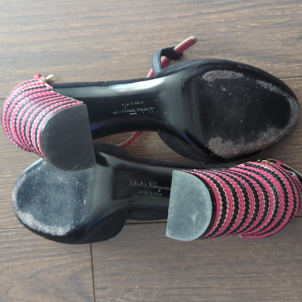 Salvatore Ferragamo Black/Pink Suede And Leather Fergie T-Strap Pumps - Picture 12 of 13